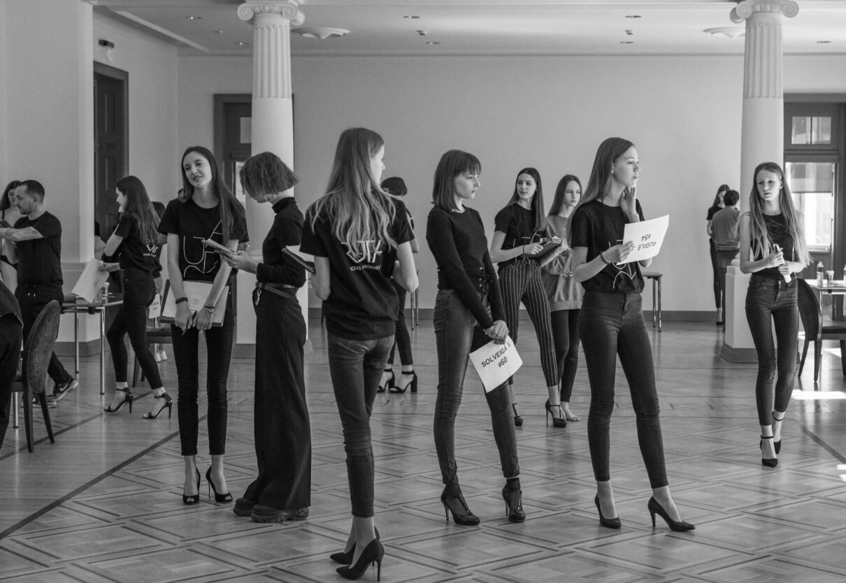 How To Chose The Right Model Agency - Ruta Models